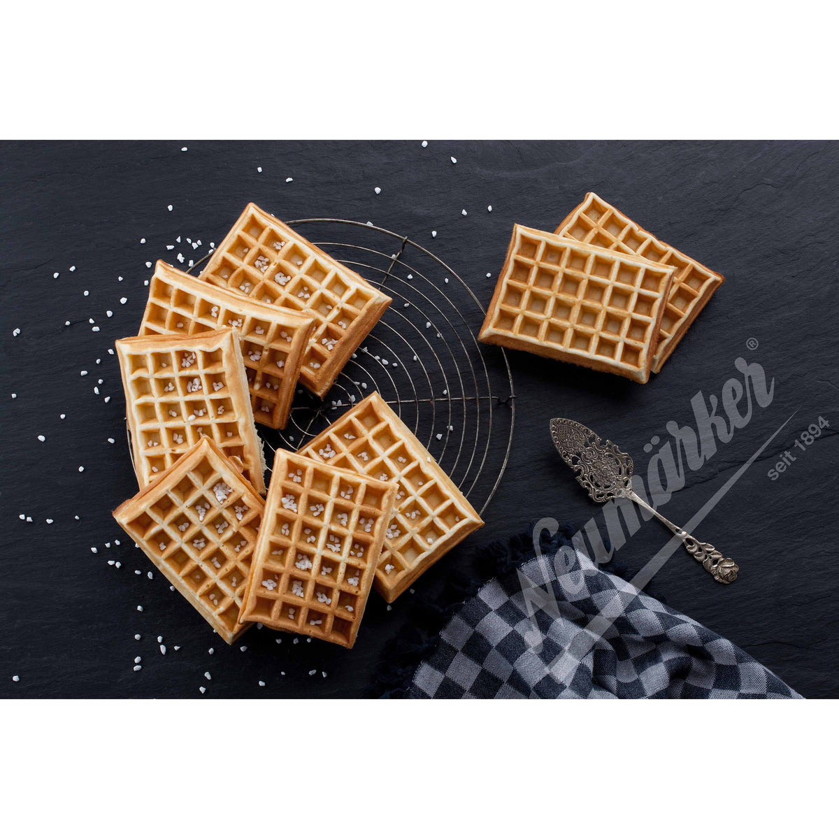 Neumärker Thermocook® waffle iron including Lorraine waffle interchangeable plates