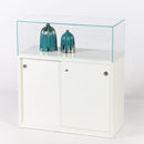 Form Department PODIUM.S12 – Halbhohe Sockelvitrine mit Staufach