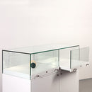 Form Department PODIUM.R5 – Breite, halbhohe Glasvitrine mit Auszügen und Staufach-Schrank