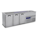 Comptoir de distribution de bière Virtus & Mastro avec 2 éviers à droite et 3 portes pour fûts de bière de 50 litres.