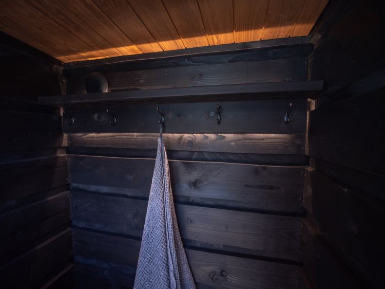 Harvia Legend Umkleidekabine (inkl. Holzbank und LED-Rack)