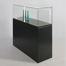 Form Department PODIUM.X13 – Glasvitrine mit Sockel, abschließbar | Breite Ausführung