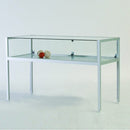 Form Department LABEL.B24 – Tischvitrine, Glaskante vorn