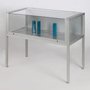 Form Department LABEL.T34 – Tischvitrine mit Klapp-Öffnung, Glaskante vorn