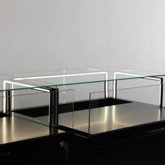 Form Department ATRIUM.M24 – Breite, halbhohe Glasvitrine mit Auszügen und Staufach-Schrank – Vorschau 2
