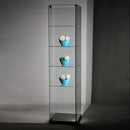 Form Department ATRIUM.B14 – Standvitrine aus Glas, beleuchtet