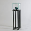 Form Department ATRIUM.M14 – Abnehmbare Aufsatzvitrine mit Drehtür auf robustem Metallgestell