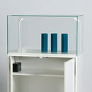 Form Department PODIUM.R14 – Breite Haubenvitrine mit Staufach-Schrank