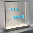 Form Department PODIUM.A29 – Ganzglas Aufsatzvitrine mit Schiebetüren