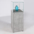 Form Department PODIUM.T3 – Edle Haubenvitrine mit Beton-Optik
