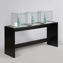 Form Department PODIUM.Z9 – Haubenvitrinen-Trilogie mit Portal-Unterbau