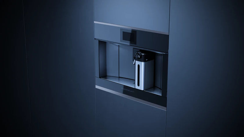 Kueppersbusch Compact-Kaffeevollautomat, Schwarz, ohne Designkit, Glasblende, TFT Touch Display, Milch-Fkt., Wassertank