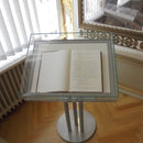 Form Department  ATRIUM.Z13 – Pultvitrine für Buch- oder Dokumenten-Präsentation