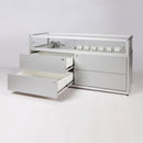 Form Department  SMART.M32 – Breite Thekenvitrine mit Schubladen