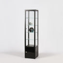 Form Department LABEL.H13 – Säulenvitrine mit LED-Beleuchtung