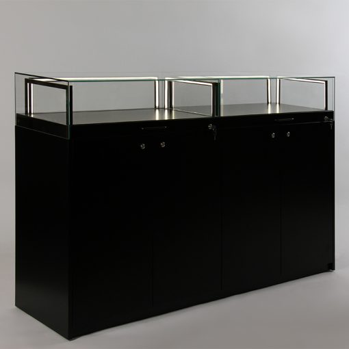 Form Department ATRIUM.M24 – Breite, halbhohe Glasvitrine mit Auszügen und Staufach-Schrank
