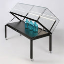 Form Department ATRIUM.T49 – Breite Tischvitrine mit hoher Glashaube