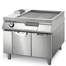 Plaque de cuisson électrique Virtus & Mastro, surface lisse, sur socle avec portes, commandes des deux côtés