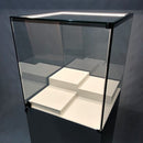 Form Department  PODIUM.G48 – Puristische Haubenvitrine