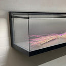 Form Department ATRIUM.W80 – Breite Wandvitrine mit Klapp-Öffnung