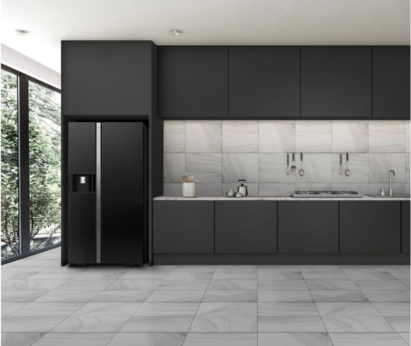 Hitachi Side by Side Kühlschrank R-MX700GVRU0-GBK , 3 Türen, 92 cm, 700 Liter, Schwarz Glas
