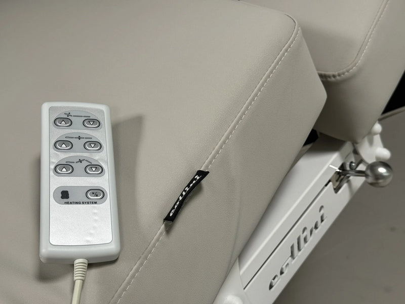 Collini Elegancia Luxuriöses Wellnessliege mit Heizung, drei Motoren, ultrakomfortable weiche Matratze und Armlehnen