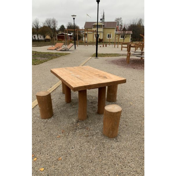 Lars Laj Nature Tisch mit 4 Hocker Spielplatz