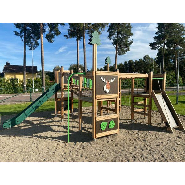 Aire de jeux du château forestier de Lars Lars 