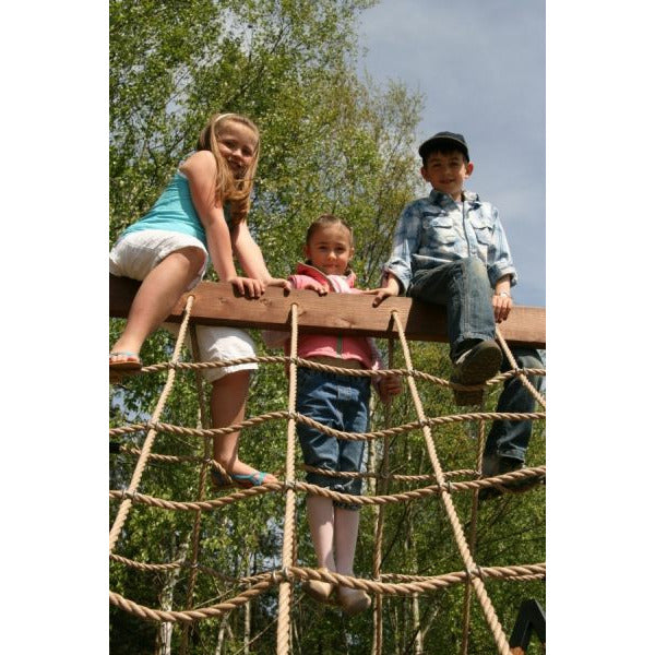 Lars Laj Kletternetz Bergspitzen Spielplatz