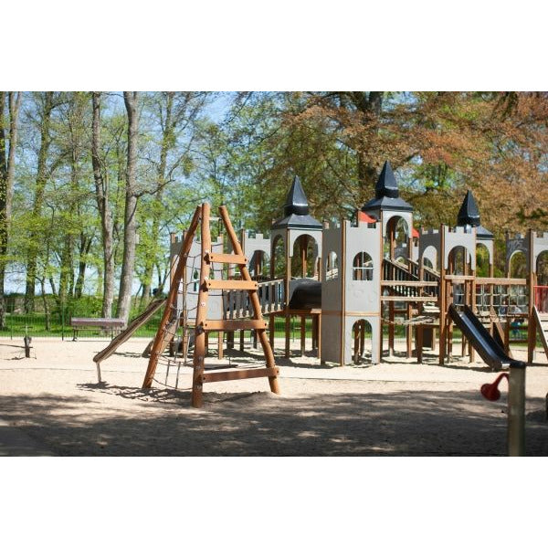 Lars Laj Tipi I Spielplatz