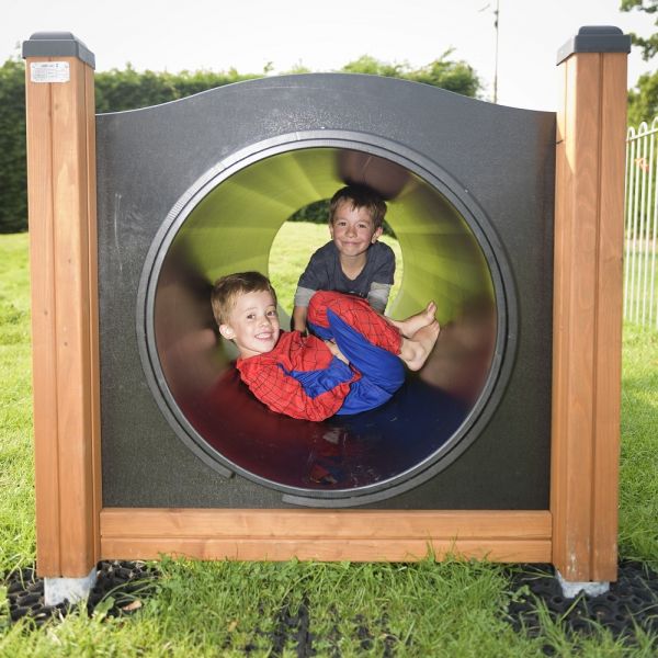 Lars Laj Tunnel Spielplatz