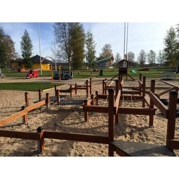 Lars Laj Kleine Fitnessanlage Spielplatz