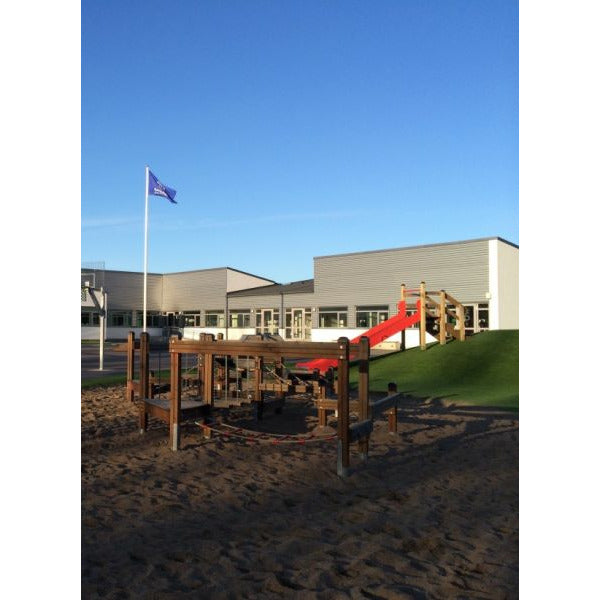 Lars Laj Kleine Fitnessanlage Spielplatz