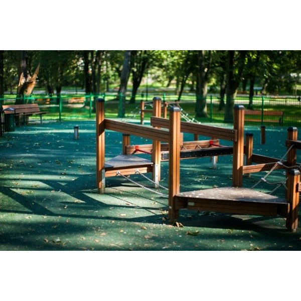Lars Laj Kleine Fitnessanlage Spielplatz