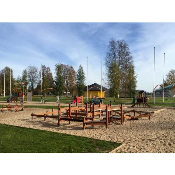 Lars Laj Kleine Fitnessanlage Spielplatz