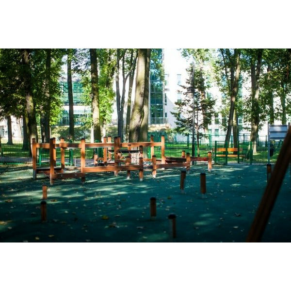 Lars Laj Kleine Fitnessanlage Spielplatz