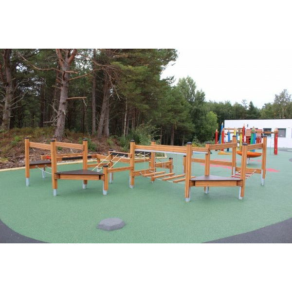 Lars Laj Kleine Fitnessanlage Spielplatz