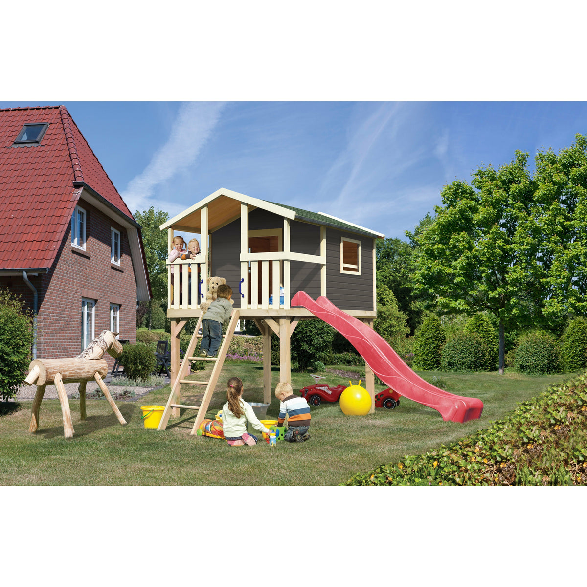 Casetta su palafitte Akubi "Benjamin" OFFERTA SPECIALE2 grigio terra con scivolo rosso