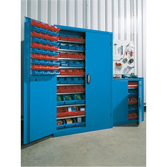 Bedrunka+Hirth Schrank mit Sichtlagerkästen, 17x Fachboden, 30x Gr.1 rot, 30x Gr.1 blau, 24x Gr.2 rot, 24x Gr.2 blau – Vorschau 2