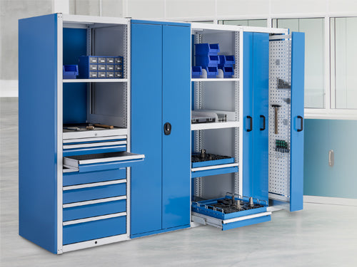 Bedrunka+Hirth Module 6 | 700, 2x support frames, 1x rear panel, 2x side panels, 1x plain shelf, 2x plain shelves, 6x side panels, 1x hinged door installation kit, 1x support shelf kit with cylinder lock, 7x drawers